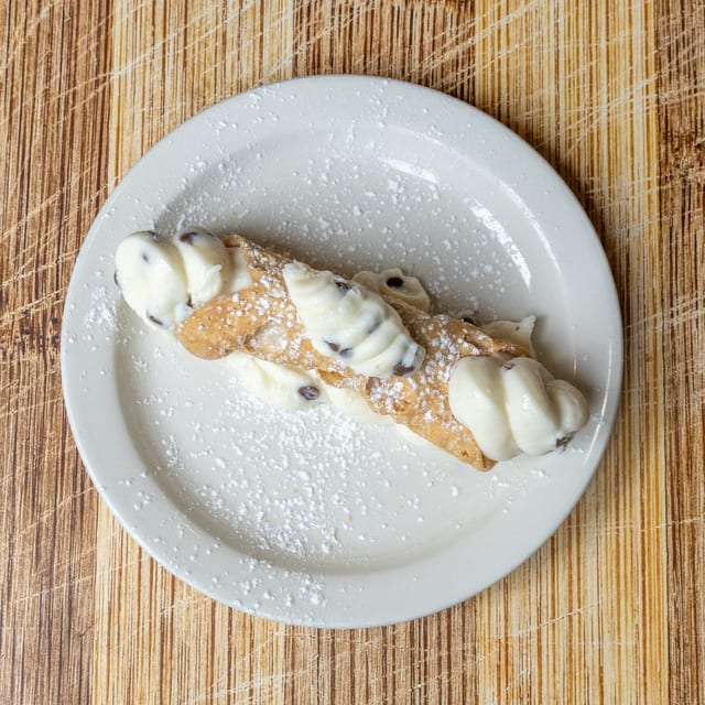 Cannoli.